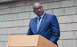 Philippengen's tweet photo. 🇧🇮#Burundi | Polémique autour de @NgogaFred : « Un avis favorable ou défavorable au renouvellement d’un passeport ne devrait jamais servir de prétexte pour dire tout et n’importe quoi sur son pays », réagit @DNayish https://t.co/BPUZV7Z7Ph
