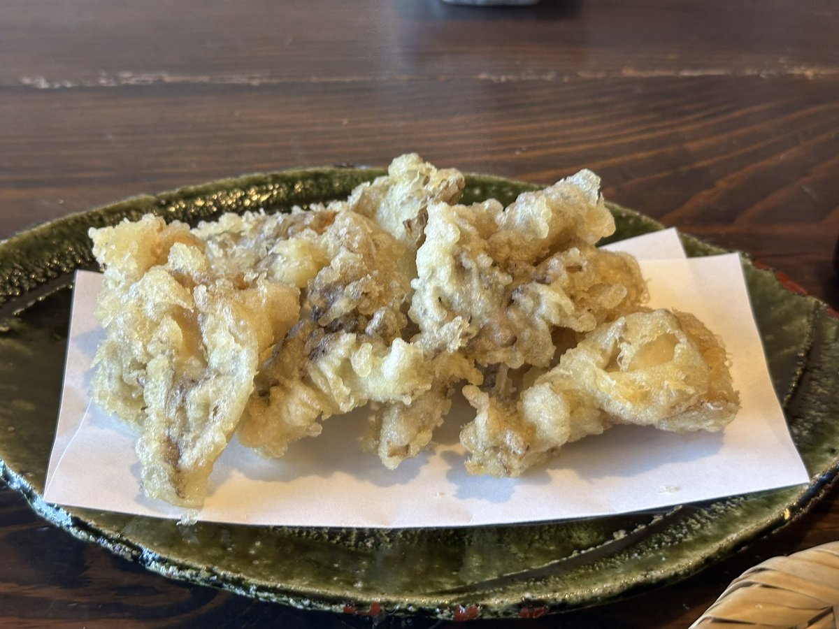 hiro17164's tweet photo. 去年やくらい帰りに寄ってめっちゃ美味しかったので今年も寄らせていただきました(๑´π`๑)
大盛が無いので2人で3枚にしたけど、美味しすぎて足りない(*ﾉω<*)
#りぞう庵 https://t.co/XcCcKNQjqy