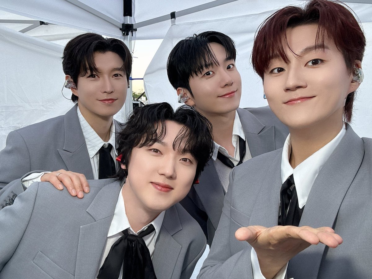 official_fore's tweet photo. [📸]

260530 익산시청 신청사 개청기념 원광새마을금고와 함께하는 열린음악회 종료!

토요일도 포레스텔라와 함께✨
예쁘다… 예쁘다… 아 예뻐… 너무 예쁜데? 아 예쁘다… 예쁘다… 너무 예쁜데?

#포레스텔라 #Forestella
#THELEGACY #Armageddon https://t.co/OWst7KCUP9