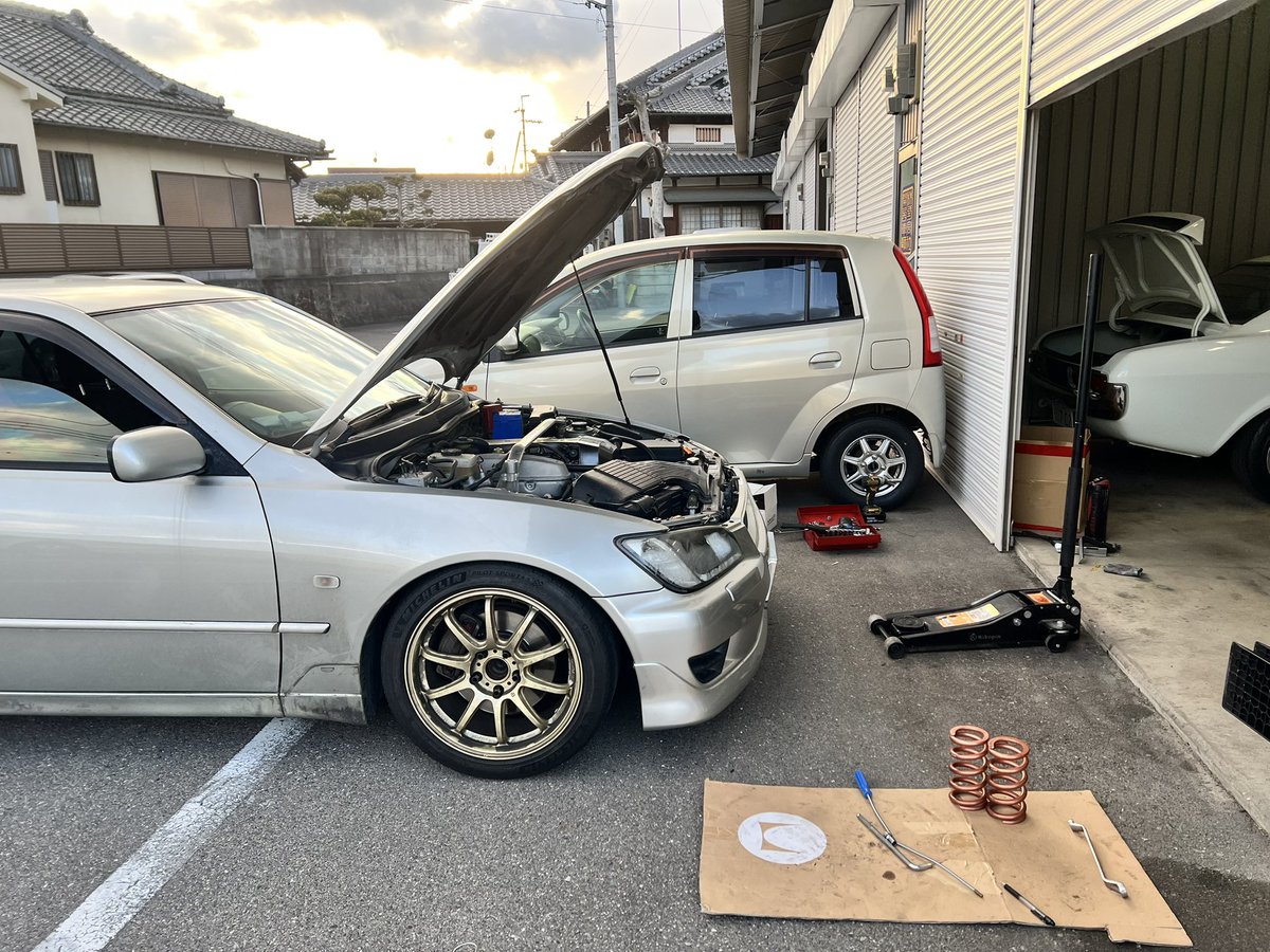 akari_AKR_ph's tweet photo. もしかして整備士と付き合えば
工賃無料なのでは？💡 https://t.co/eJtHxeeYtL
