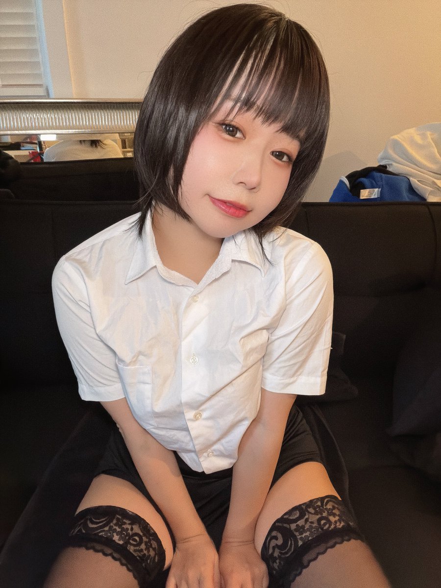 147cmHcup's tweet photo. この前ビデオ通話の為に用意した衣装〜
OLるいちゃん、可愛い？ https://t.co/fWWMxmRtEx