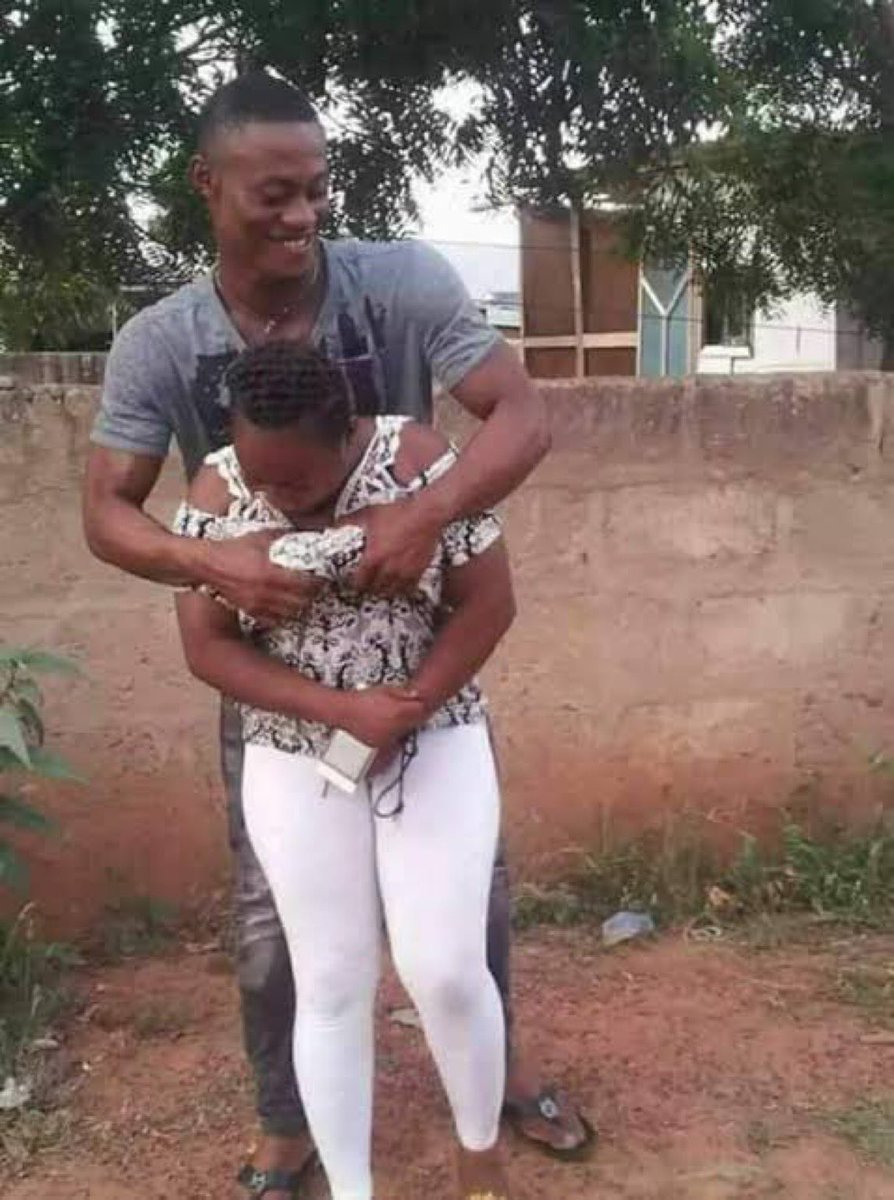SamAkinSeun's tweet photo. @Adikastakes Na like this you take press slot neck until dem sack am. You even put am for your bio😂 https://t.co/AJtFVYOlo6