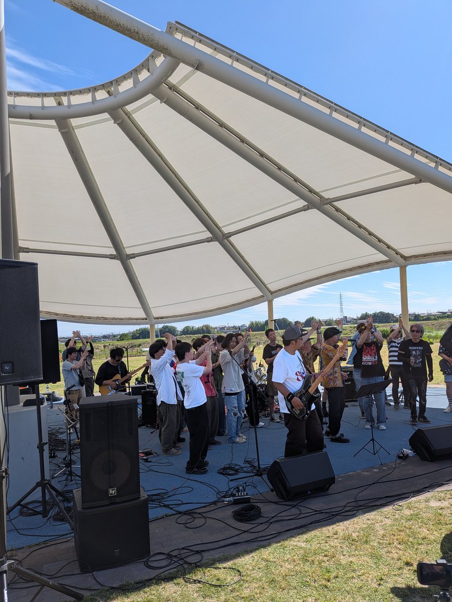 atsuminyannyan's tweet photo. 30日 オトナノウタゲ in安城油ヶ淵水辺公園 行ってきました🎵　京和さんの新バンド「仮免ゴールド」初ライブでした✨️  既にオリジナル曲も数曲あるので楽しみです😊 https://t.co/e7UjVG0YcK