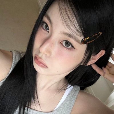 ⋆ tweet media