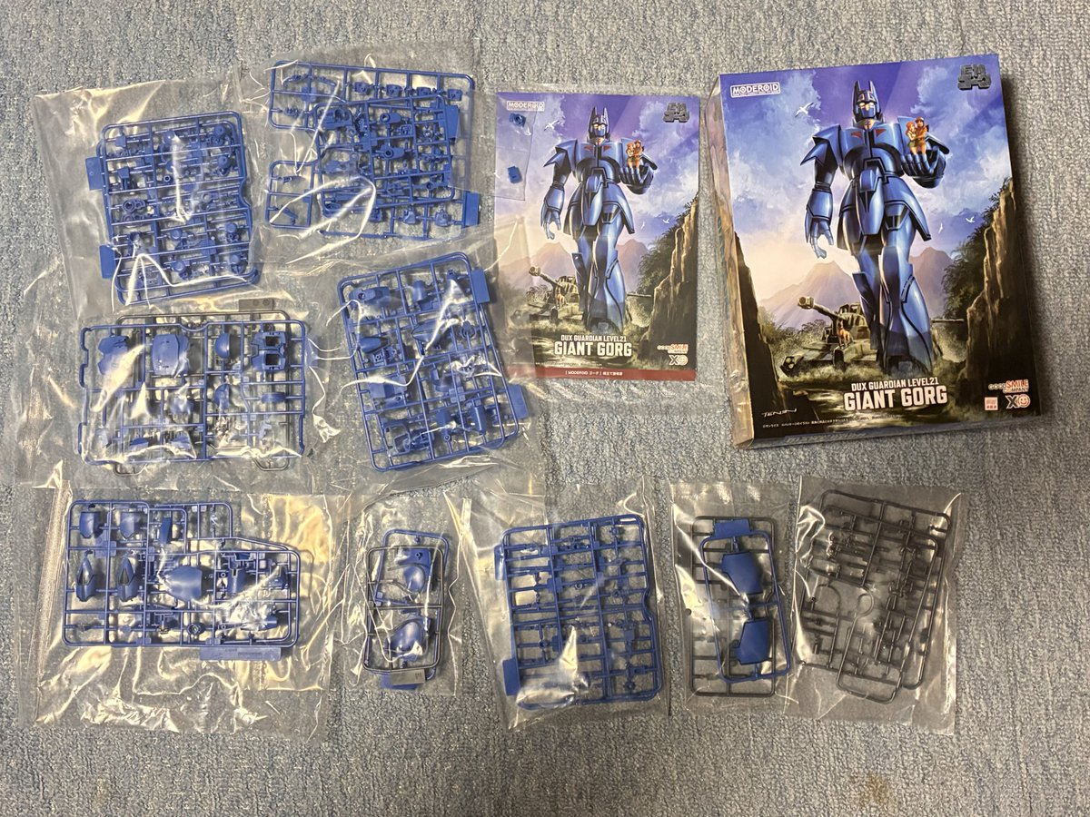 LaPlusMk2's tweet photo. 今日はガンプラ合宿。
いよいよゴーグ製作開始‼️😆

#ガンプラ合宿
#巨神ゴーグ
#ゴーグ https://t.co/KTmKHggqE5