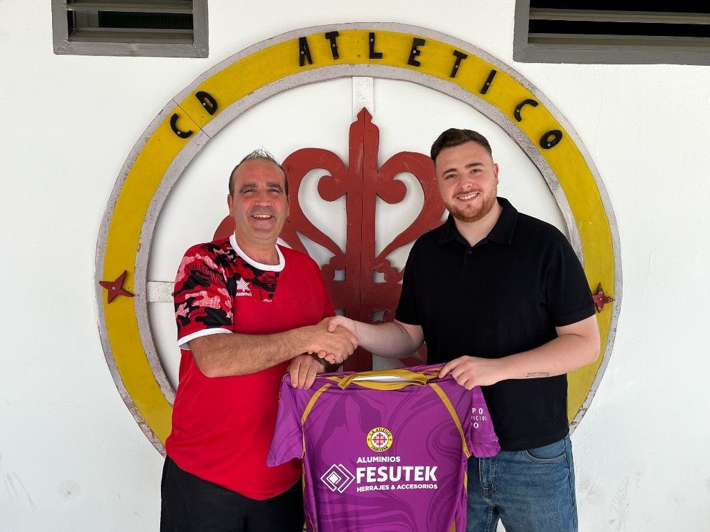 Atco_Jamilena's tweet photo. 👦 𝗖𝗔𝗡𝗧𝗘𝗥𝗔 | Grego Torres nuevo entrenador del equipo Juvenil.

Gregorio Torres (Torredelcampo, 1999) asume el cargo del equipo Juvenil que saldrá a competir en la Tercera División Andaluza la próxima temporada. El técnico, ha ejercido como 2° entrenador del equipo Senior. https://t.co/n3Vs8WAlii