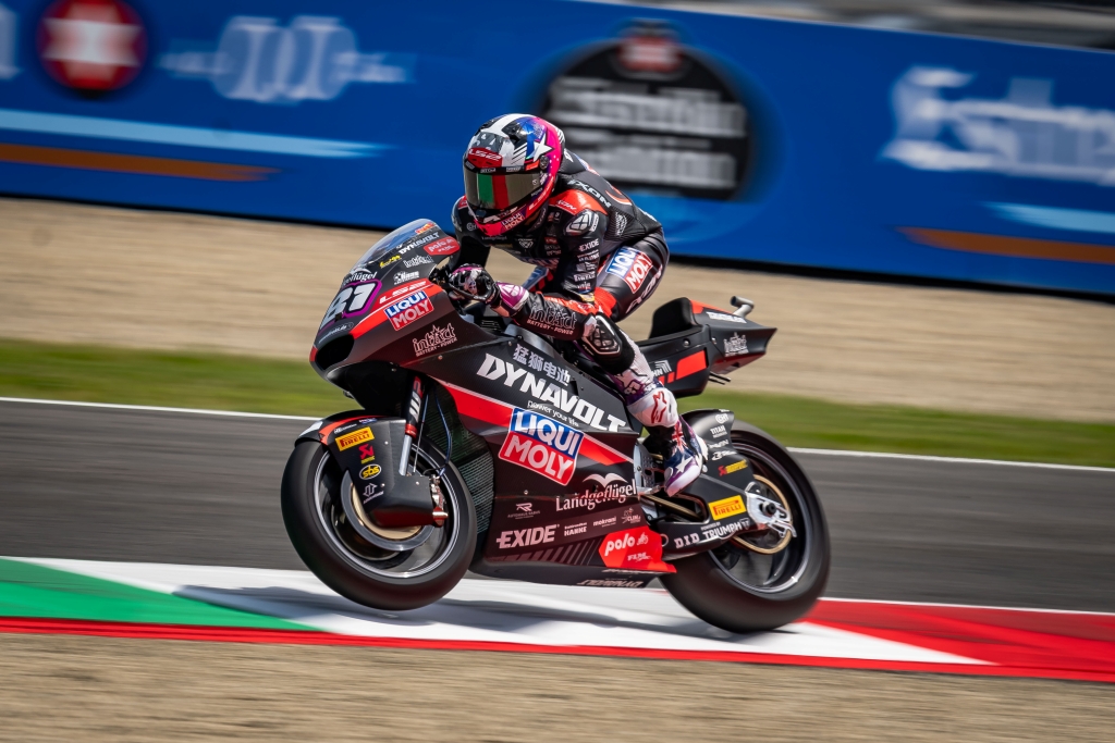 IntactGP's tweet photo. #ItalianGP #Moto2 🤩

@18ManuGonzalez dominated #Q2 with a new All-Time Lap Record in Bella Italia - 1´48.474

#81 Senna AGIUS in 🅿️7️⃣ - 1´49.232 +0.758

#LIQUIMOLY  #Dynavolt  #IntactGP  at magnificent @MugelloCircuit https://t.co/yTiAgtki8y