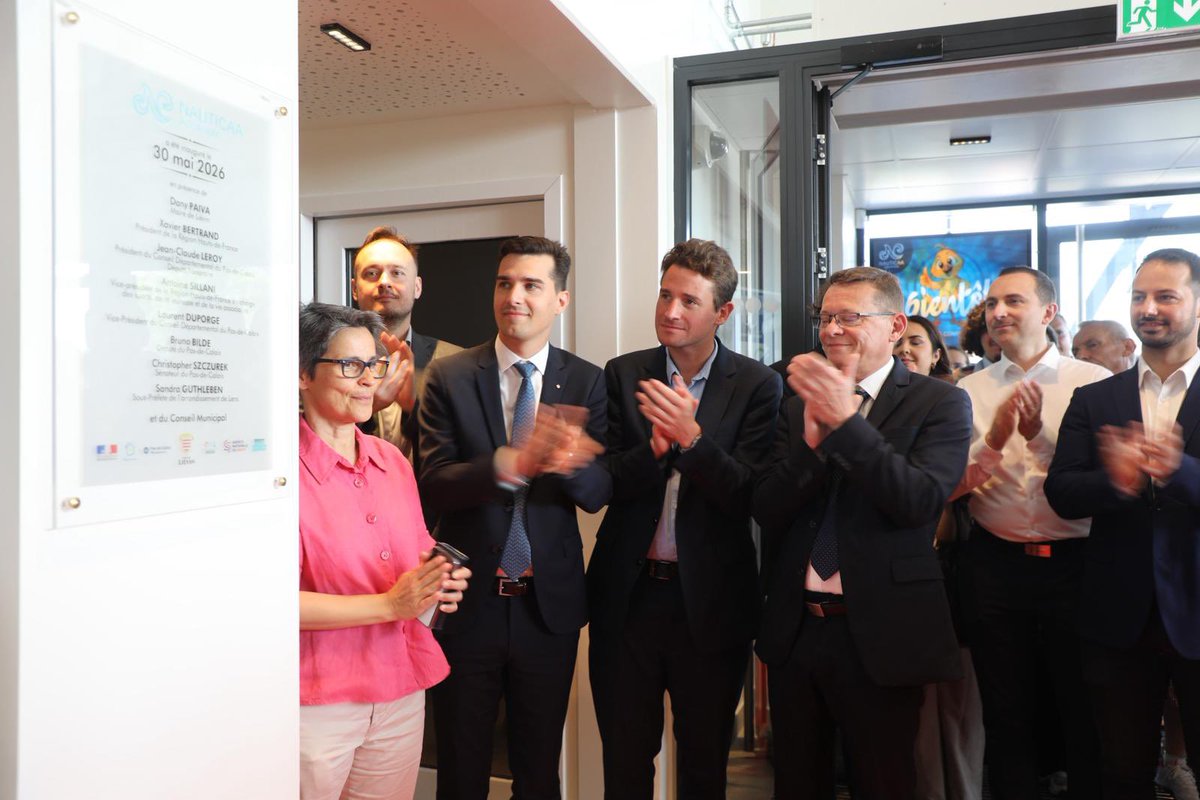 DanyPaiva__'s tweet photo. 🏊‍♂️ Inauguration du nouveau Nauticaa Aquapark à Liévin. 

Une belle cérémonie marquée par les démonstrations des clubs nautiques liévinois, mettant à l’honneur le dynamisme et le talent de nos associations sportives.

Je remercie la présence de mon prédécesseur Laurent Duporge, à l’initiative du projet, qui a accepté mon invitation. Je salue également la présence d’Antoine Sillani, vice-président de la Région Hauts-de-France, de Christopher Szczurek, sénateur du Pas-de-Calais et de Sandra Guthleben, sous-préfète de Lens.

Les Liévinois peuvent désormais profiter d’un équipement moderne, conçu pour le sport, les loisirs et l’apprentissage de la natation, au service de tous.