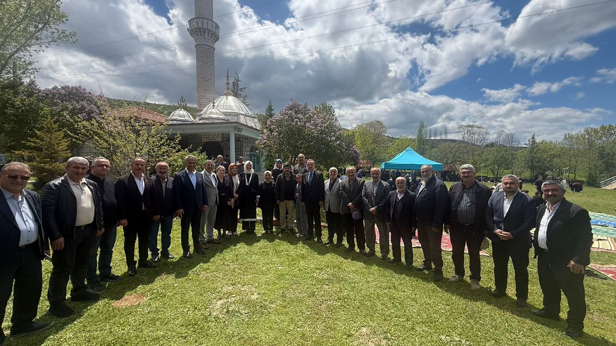 SCivitcioglu's tweet photo. Atkaracalar Hoşislamlar Hacı Hamza Sultan Türbesinde gerçekleştirilen Afat ve Yağmur Duası Programında kıymetli hemşehrilerimiz ile buluştuk.

Rabbim dualarımızı kabul ve makbul eylesin inşaallah. Birlik ve beraberliğimiz daim olsun. https://t.co/Q3MurDgM5q