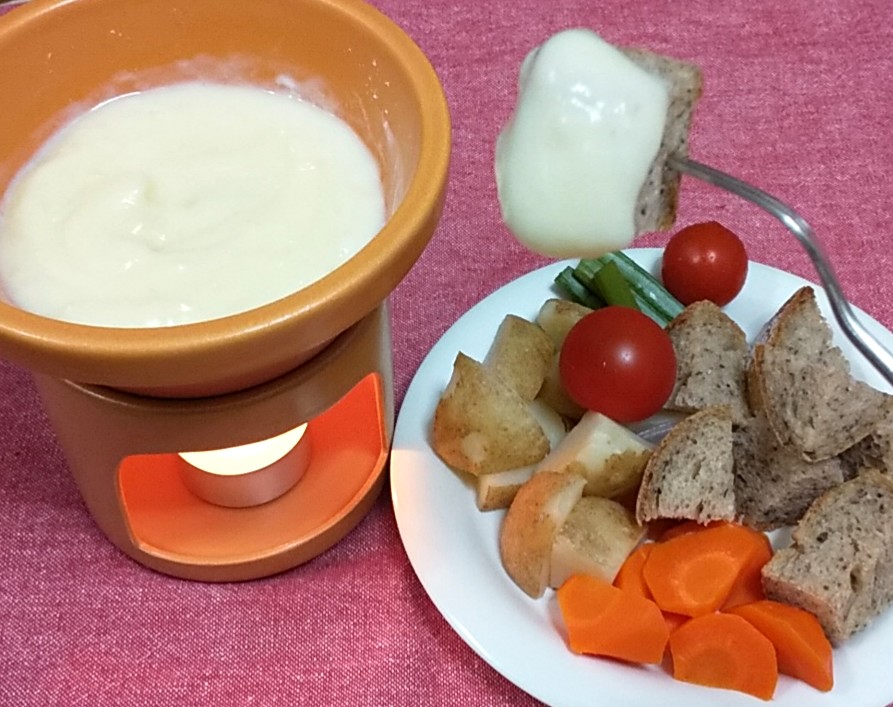 mk_schaf's tweet photo. チーズフォンデュ鍋
なかなか良い✨うまーい😋

電気ガス止まってもカップスープ程度のあったかいもの作れるかな～と思い買ってみました https://t.co/gc6kuBCEac
