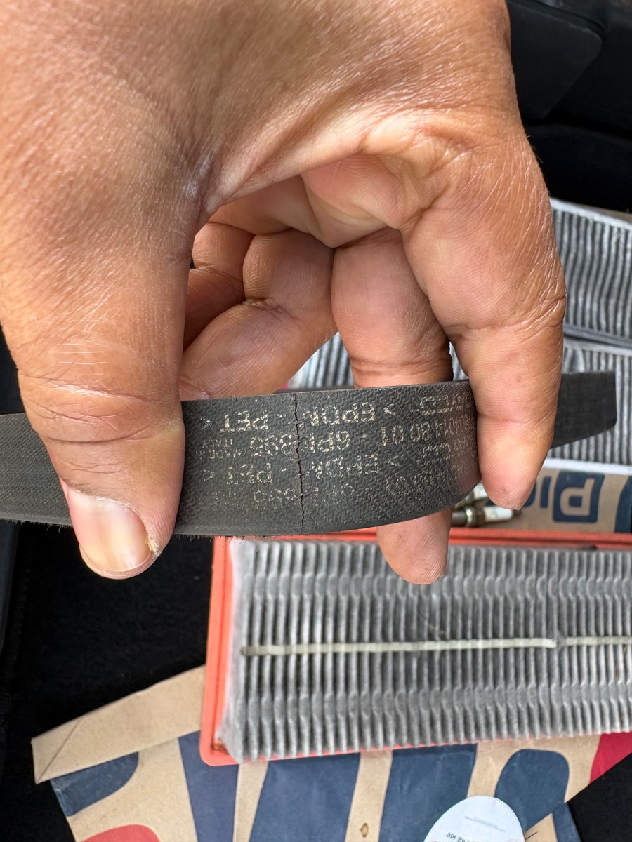 Mathetem's tweet photo. @view4you_sa @CapitecBankSA Post service inspections must also become a must. A dealership we've been servicing a car at for the past 5 yrs has clearly taking us for a ride. Air &amp; pollen filters and spark plugs appear to have never been changed since the car manufactured. V belt is also cracked. https://t.co/u5ARdz2SlX