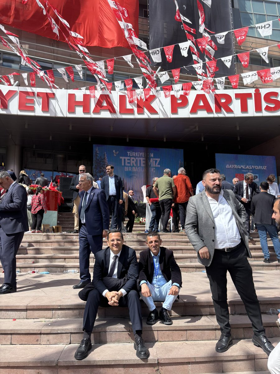ÖZGÜR ÇELİK tweet media
