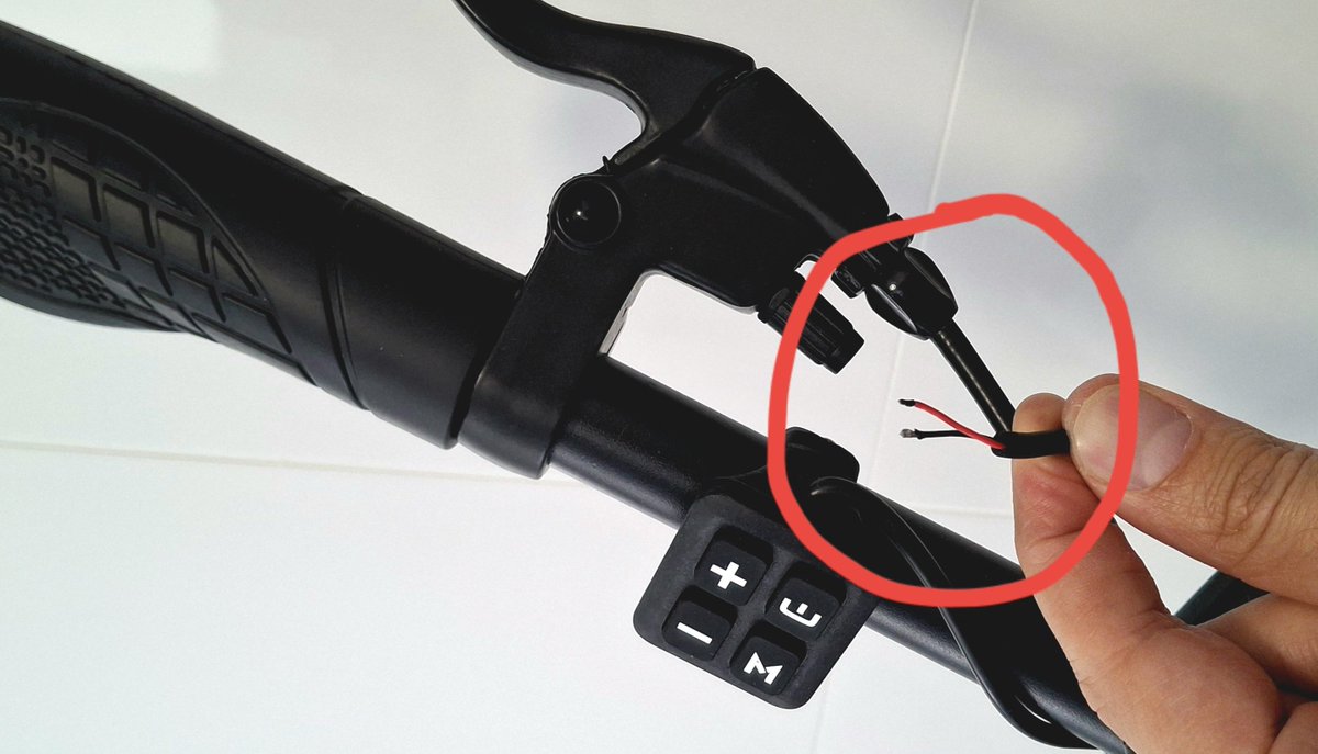 detaillover's tweet photo. Mucho cuidado ⚠️ si pedís una #bicicleta #electrica en @AliExpressES #aliexpress
Me llega el paquete tarde y golpeado. Saco la bicicleta y está dañada.
No funciona al traer cables arrancados y piezas partidas y/o estropeadas. Pues AliExpress te NIEGA la devolución. https://t.co/FK9Lt2uHav