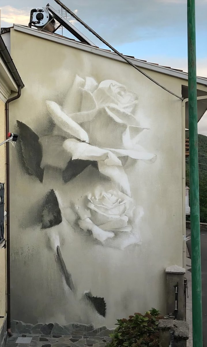 nouatre's tweet photo. Bonjour 👀 
#streetart. #urbanart. #mural
By : Luis Gomez de Teran https://t.co/CweUm3lOru