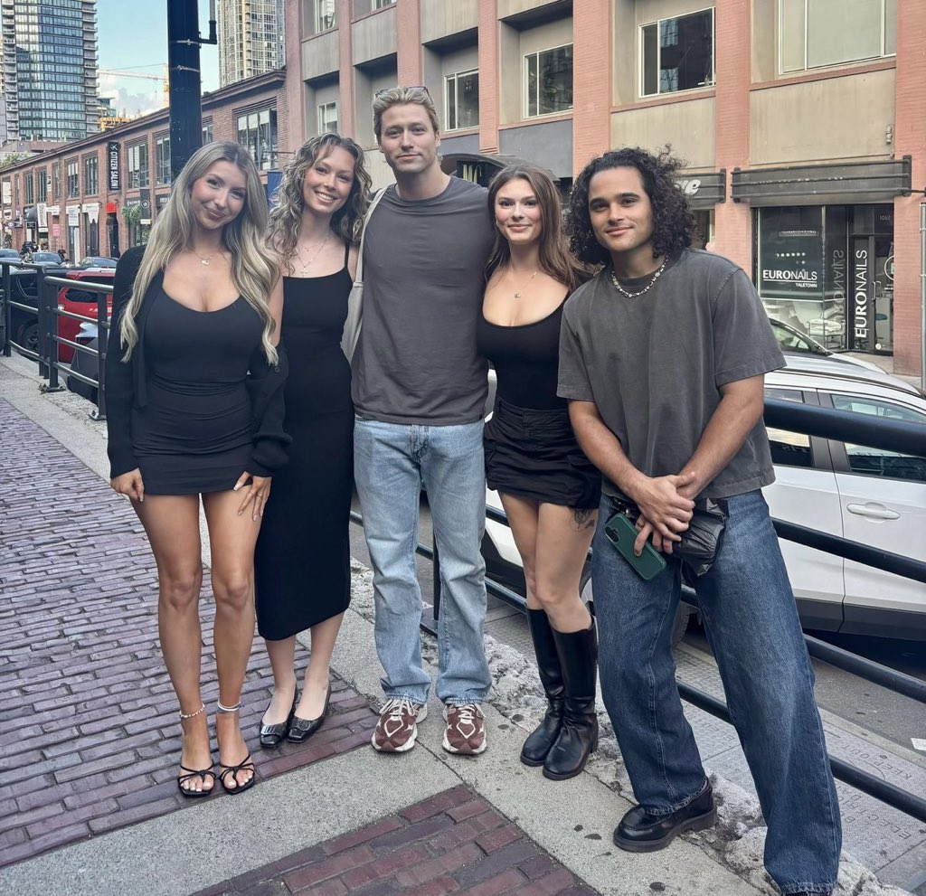 Off Campus Updates tweet media