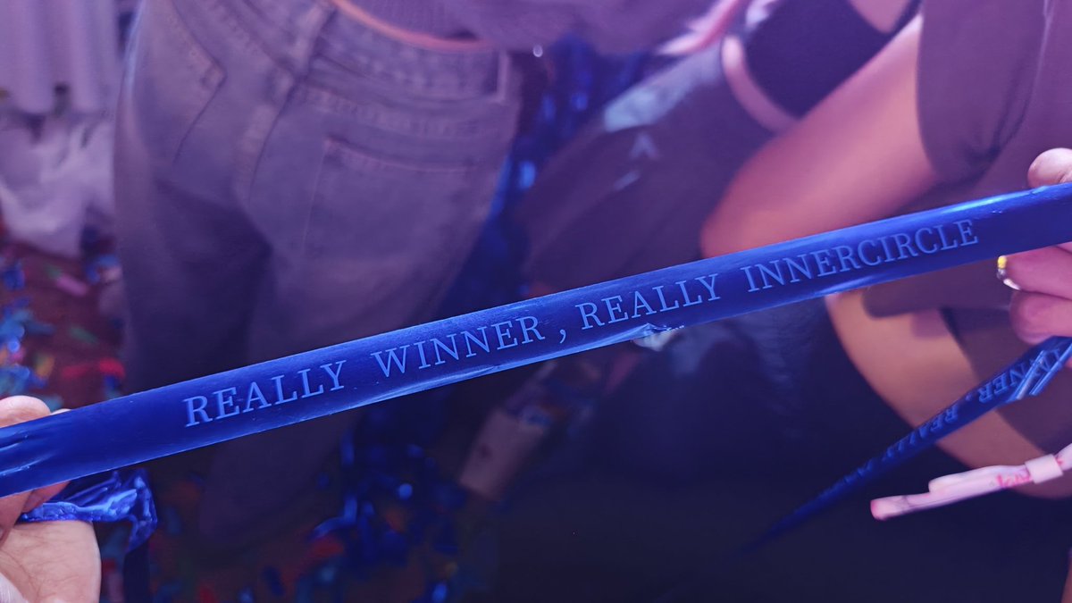 Sandy_Claw's tweet photo. The confetti for Winner today 🥹🥹

#Winner
#ASIATOPMUSICFESTIVAL https://t.co/aEzwIePMTg