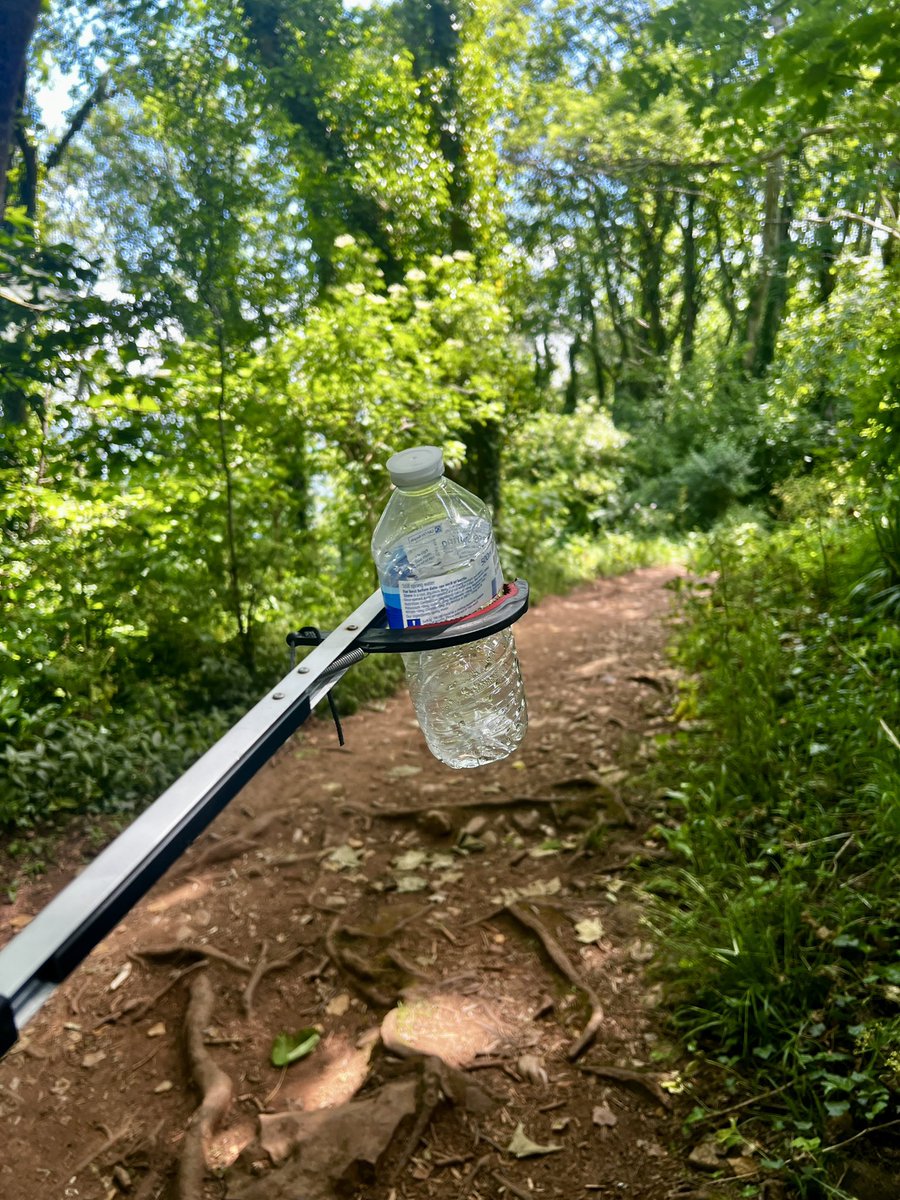 MePlasticSea's tweet photo. Beautiful walk this morning before it got too hot! Did the monthly dog poo bag walk. Half a bag of rubbish collected, lots of people around but not crazy amounts of rubbish! 22 dog poo bags binned today plus 12 from a walk earlier in the month equals 34 this month! #bethechange https://t.co/48WrploTFR