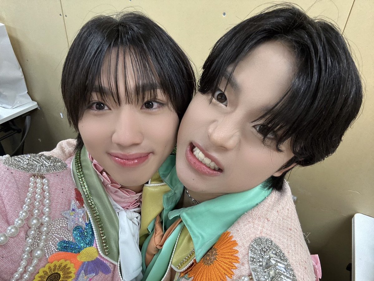 Lienel_official's tweet photo. 今日はアリオ橋本でのリリイベありがとう！
仲良し創世くん🧡
喧嘩とかしてないでー！笑
くっつ��虫してきたぁ！
かわいいね♡
明日は、幕張！
待ってるねん💕

#森田璃空 Instagram🩷
🔗https://t.co/KzjFTuGOyo

#Lienel
#Lienel_メロコレ
#リエネルの思い出 https://t.co/hWiI1ZO2fU