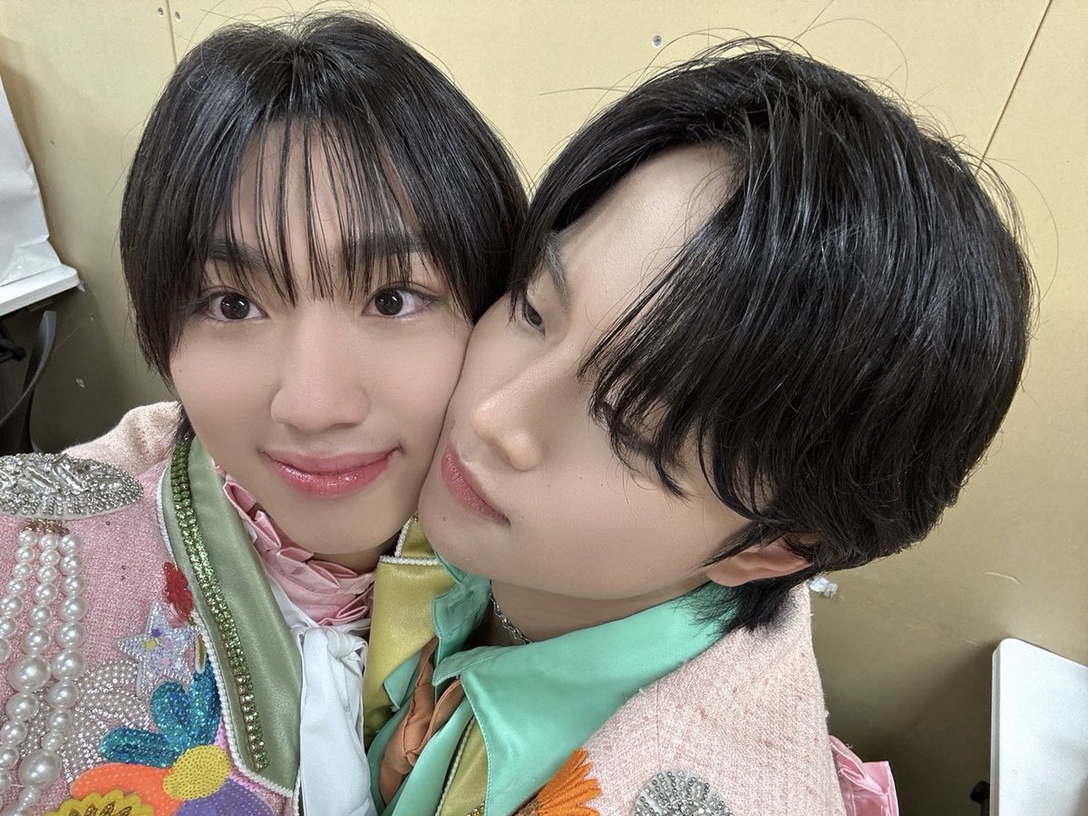 Lienel_official's tweet photo. 今日はアリオ橋本でのリリイベありがとう！
仲良し創世くん🧡
喧嘩とかしてないでー！笑
くっつ��虫してきたぁ！
かわいいね♡
明日は、幕張！
待ってるねん💕

#森田璃空 Instagram🩷
🔗https://t.co/KzjFTuGOyo

#Lienel
#Lienel_メロコレ
#リエネルの思い出 https://t.co/hWiI1ZO2fU