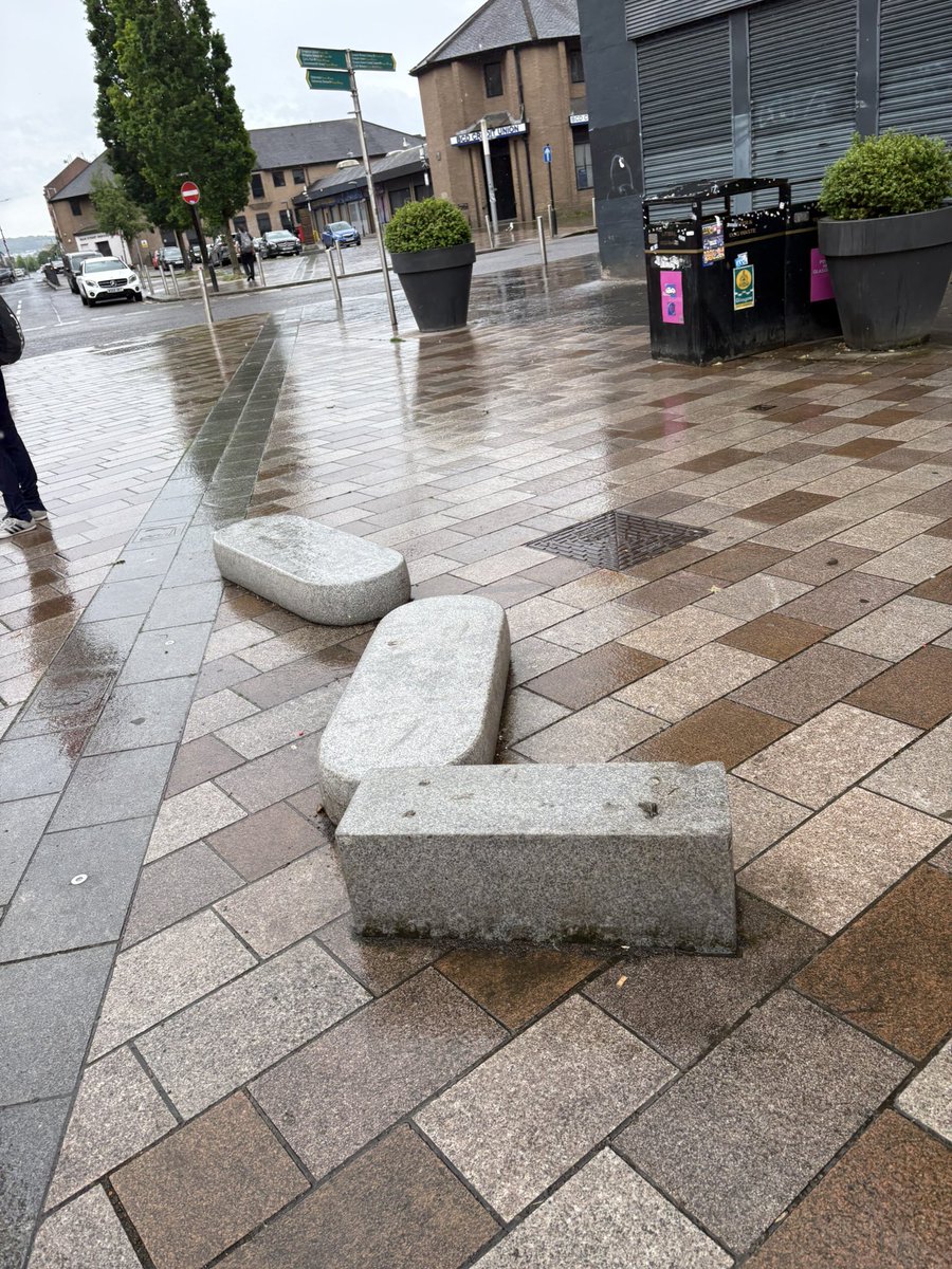 AngeloOfficial's tweet photo. @MyGlasgowCC  bridgeton cross .bit of danger if you ask me https://t.co/HygvVJteCL