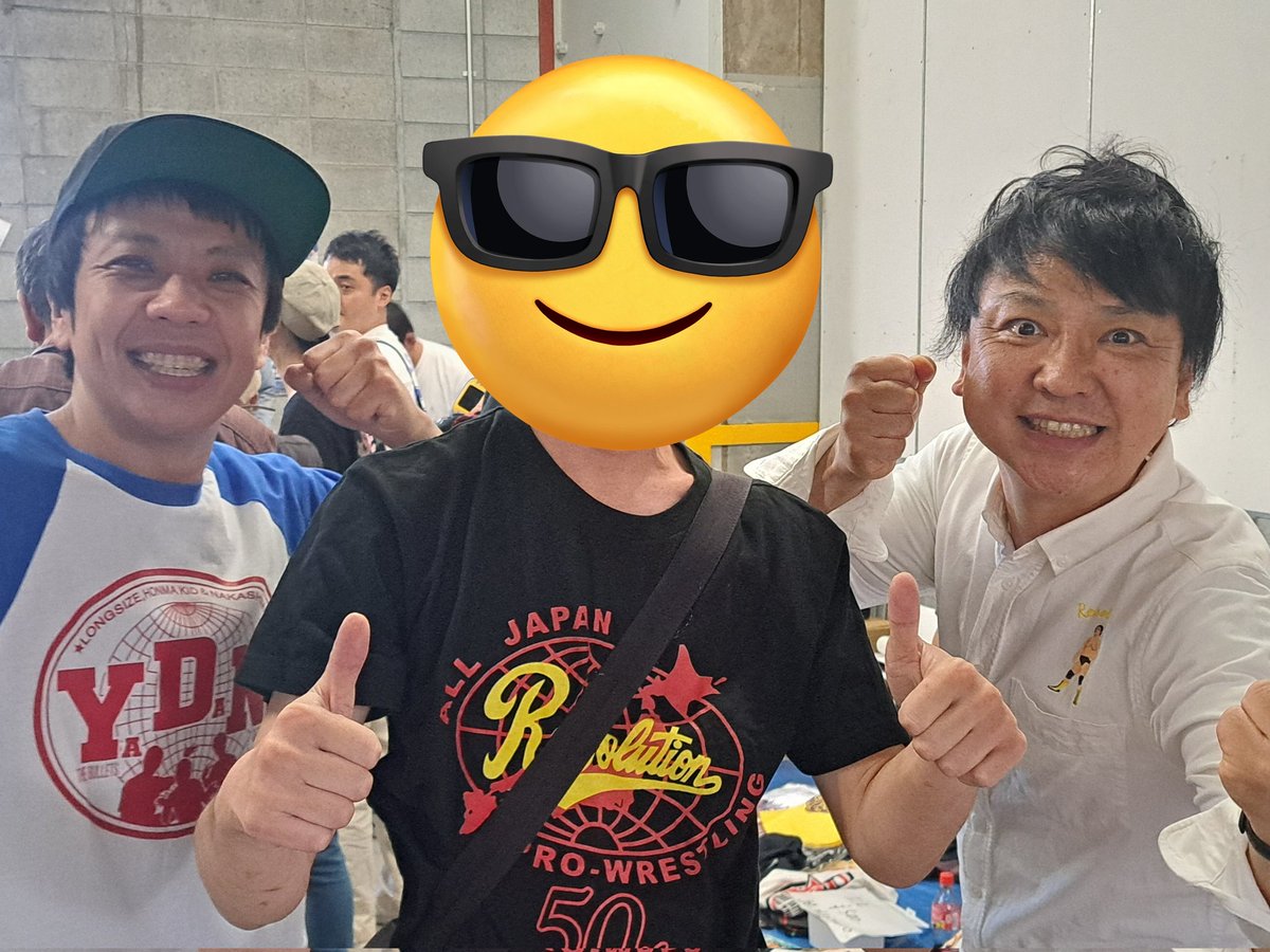 19785Sei's tweet photo. や団の本間さん、青木篤志さんの高校の先輩の森一弥さんと一緒に撮らせていただきました
ありがとうございます
#プロレスフリマ https://t.co/hCMM3znxxj