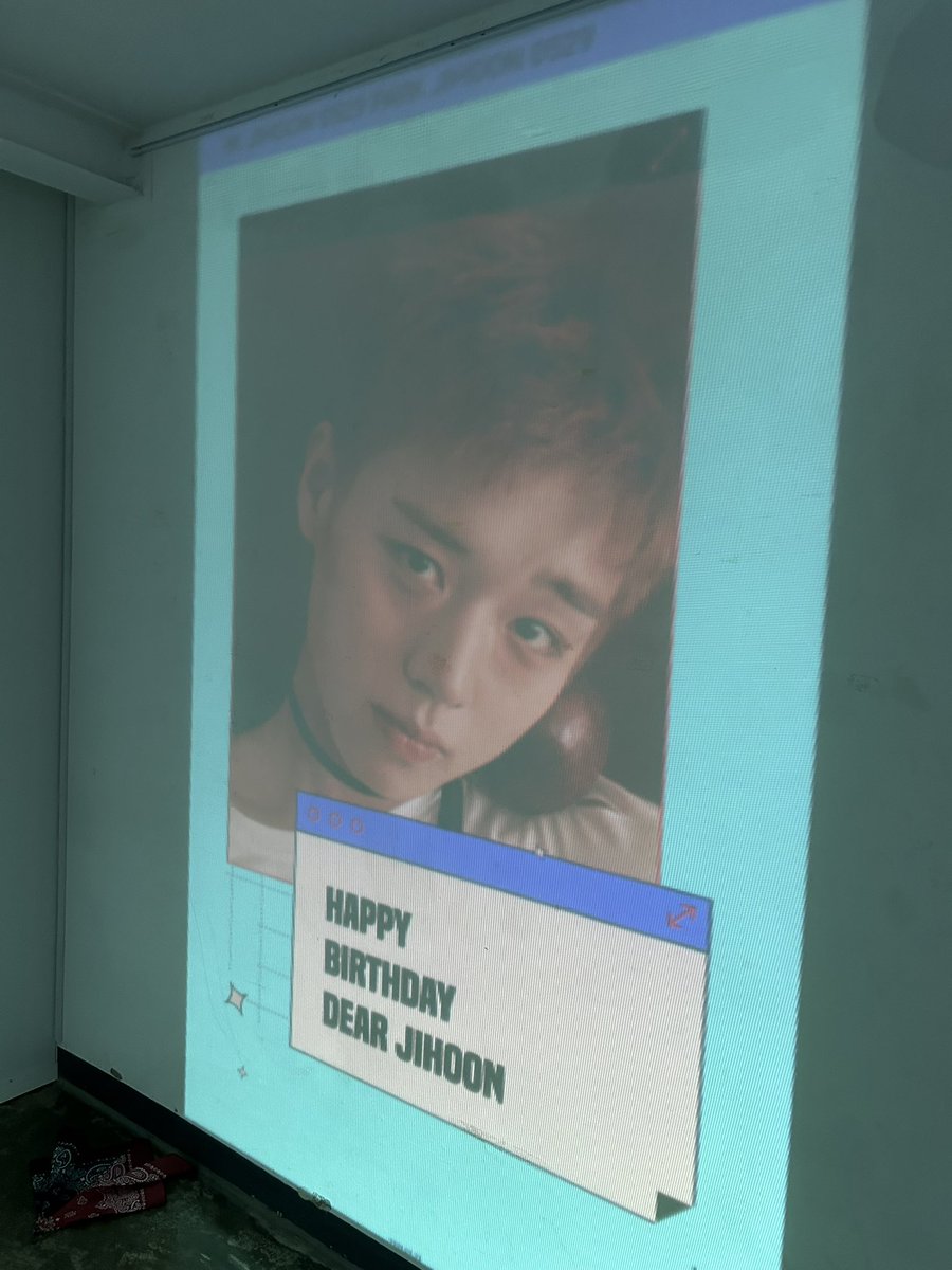 ippuno's tweet photo. #지훈이의3단찌릿주파수

향기로운 생일카페에 가서
너무 행복했어요••♥ https://t.co/45WXNNx7tE