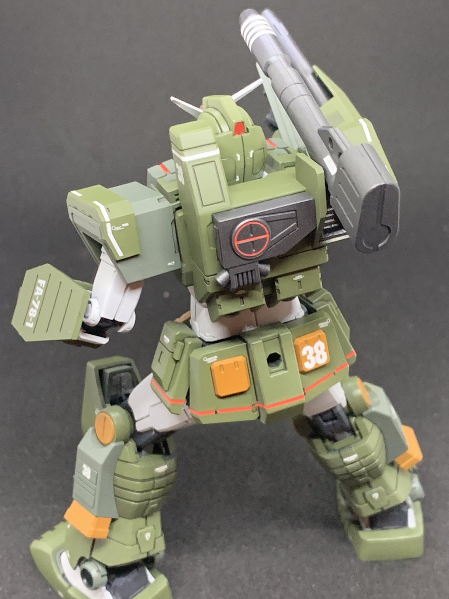 Harimage7's tweet photo. #ガンプラ
#フルアーマーガンダム

今年20体目　完成
積みから発掘してきたフルアーマーガンダム！
この間作ったゼロ並みに積んだままにしてました
もう少し濃い緑をイメージしてたのですがいざ塗装したら思いの外明るい色合いに
まあ、カッコいいのでヨシ！ https://t.co/NnIcObsRoC