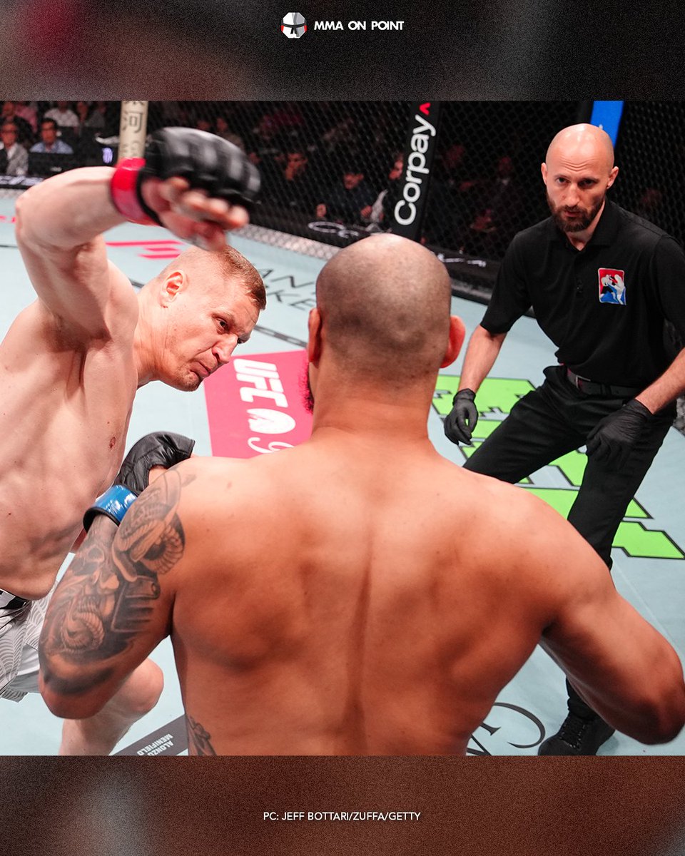 mmaonpoint's tweet photo. A moment before disaster ☄️ https://t.co/5UBUbiZi0A