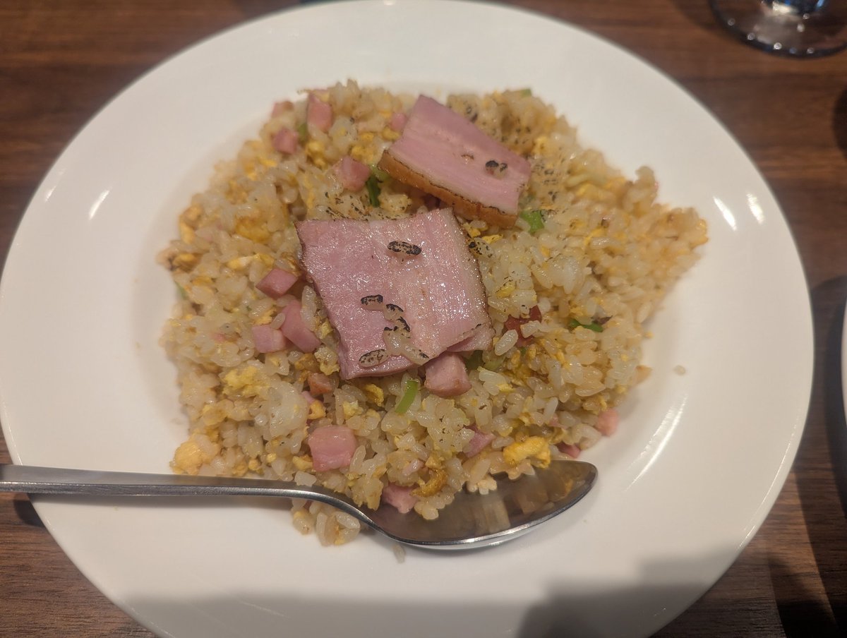 tamo_tw1's tweet photo. 夕食後なのに
食べ切れるくらい美味かったです https://t.co/OSWB2yFjDl