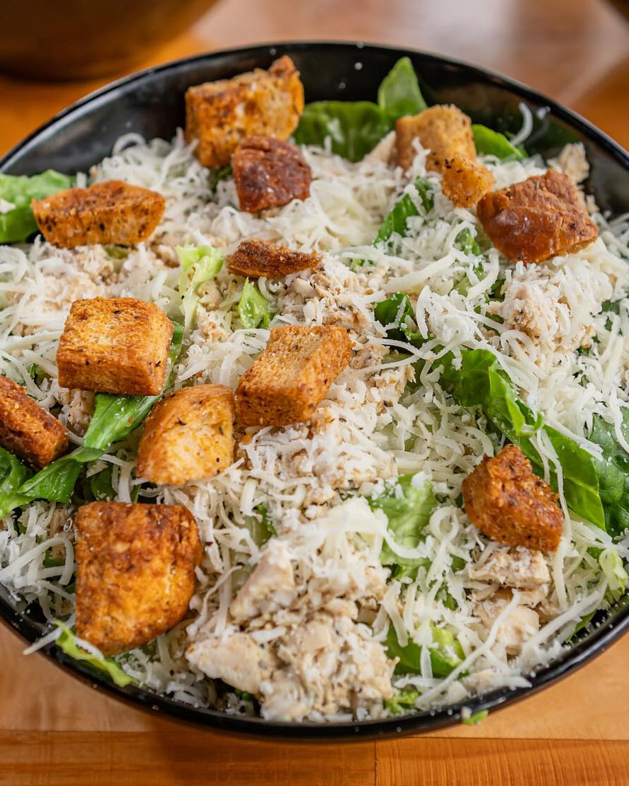 Healthier901's tweet photo. We’ve teamed up with your favorite local spots to bring you meals that taste amazing and support your goals. 💪🍽️  Check out our Healthier 901 partner restaurants: https://t.co/yam0mfBedG  

[📸: City Silo Table + Pantry, Cheffie's Cafe, The Half Shell Restaurant, and Babalu] https://t.co/cNBbva104I