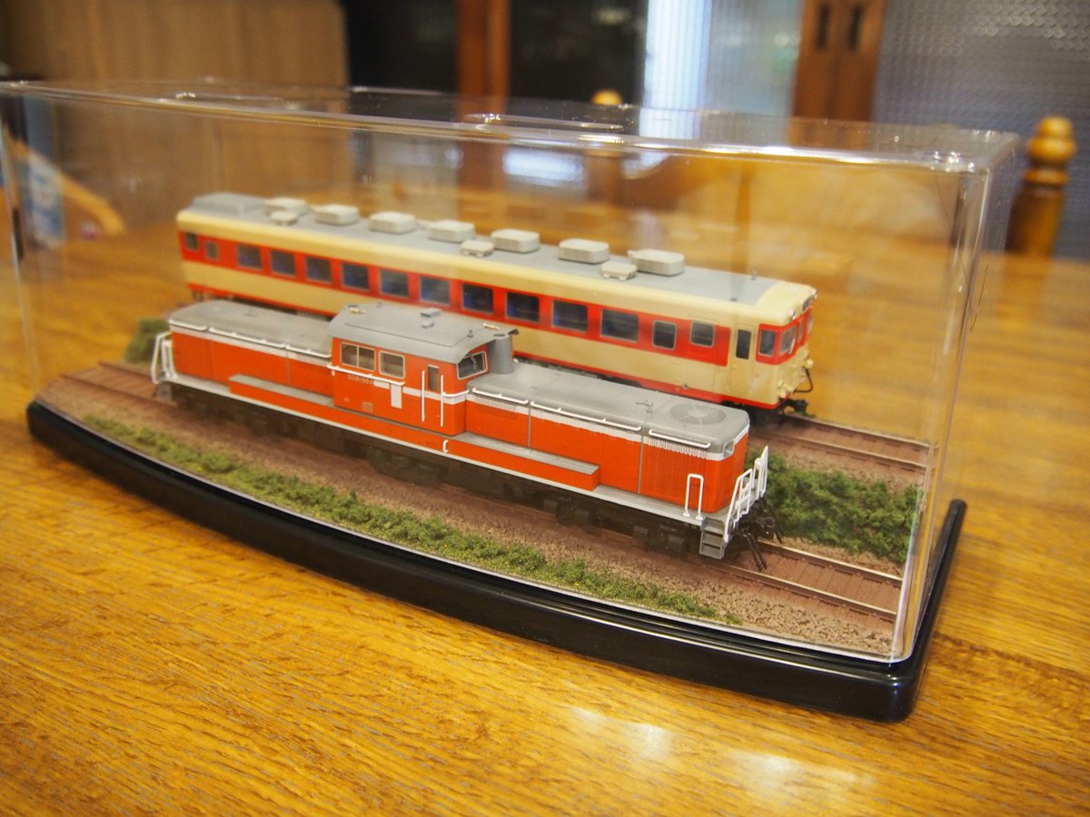 turupon_'s tweet photo. 新作のケース入りジオラマ‼️
#鉄道模型　#HOゲージ　#ジオラマ https://t.co/iaWKhCrLzG