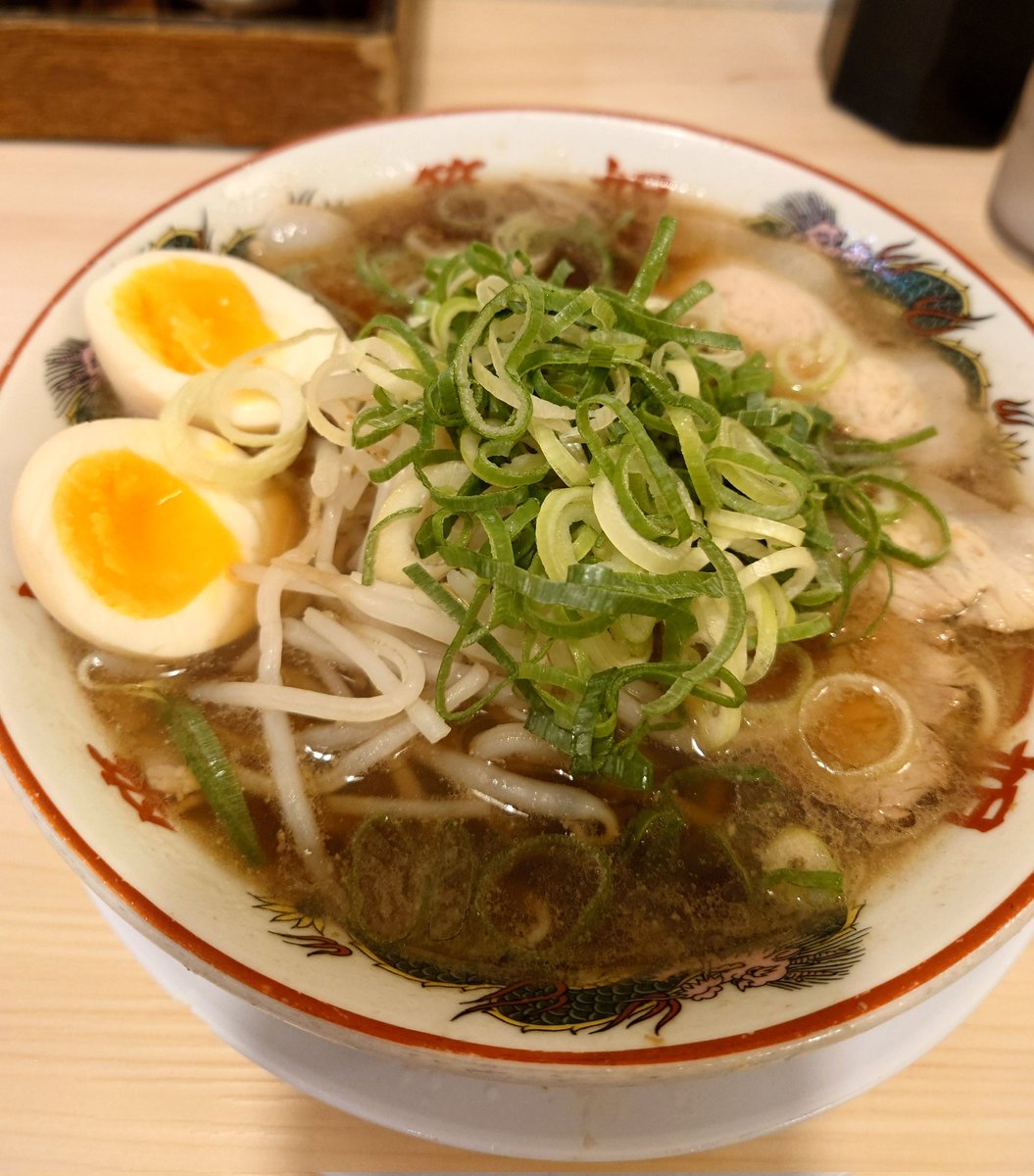 isuzu_ramen's tweet photo. 【夕食���第一旭 味玉ラーメン

#食の記録
#day2463
#ChocoProEats https://t.co/s7ECKQYFPm