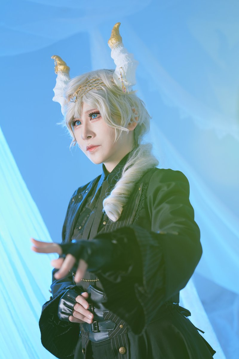 yuu10ri's tweet photo. 創作天使⚔️創作悪魔
MysticAge
⚜️神格第１位　蒼穹の君バエル⚜️
⚜️神格第２位　煌星神ウィルフレード⚜️

“ウィル、星煌回帰と時間の歪みを今のうちにミラと修正して”

“対応してるのですが今回は厄介で…、ユグドラシルユニットを使ってみてもいいですか？”

“オデッサが試作してるあの機構を？いいよ” https://t.co/N0B7c3fQoA
