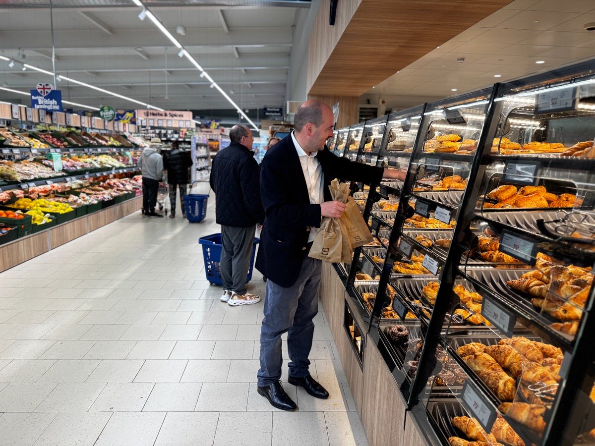 RicHolden's tweet photo. Swung by the new @lidlgb in #Laindon to see for myself how nice the new store is and how well it’s serving local people.
I’m a huge fan of the bakery inside Lidl and I’m not alone. I couldn’t believe how many pastries fly off their shelves each day!
Great to seem the working closely with the local community as they redevelop their old site too