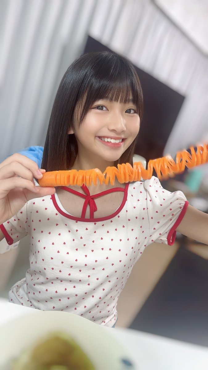 DP_MUGI's tweet photo. 正解は~
野菜ステーキとトルネードにんじんでした❣️o(>∀<*)o
夕方にガッツリグラタンみたいなの食べちゃったから夜はこんな感じでした( ˙꒳˙ )v
ニンジンは焼かない方が好きなのだ🥕
#沖名むぎ #JS6 #LJS https://t.co/TKJtWR5Tak