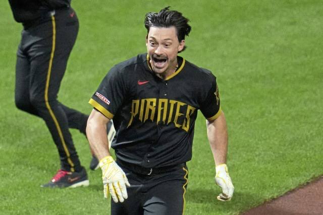 ThePoniExpress's tweet photo. Bryan Reynolds is batting .308 in May,

He has a .922 OPS for the month.

He leads the Pirates with 18 RBI in May.

Reynolds is worth the $106 million deal he signed.

And yet he gets very little credit from Pirates fans.

Weird. https://t.co/vgfYJ2GRQj