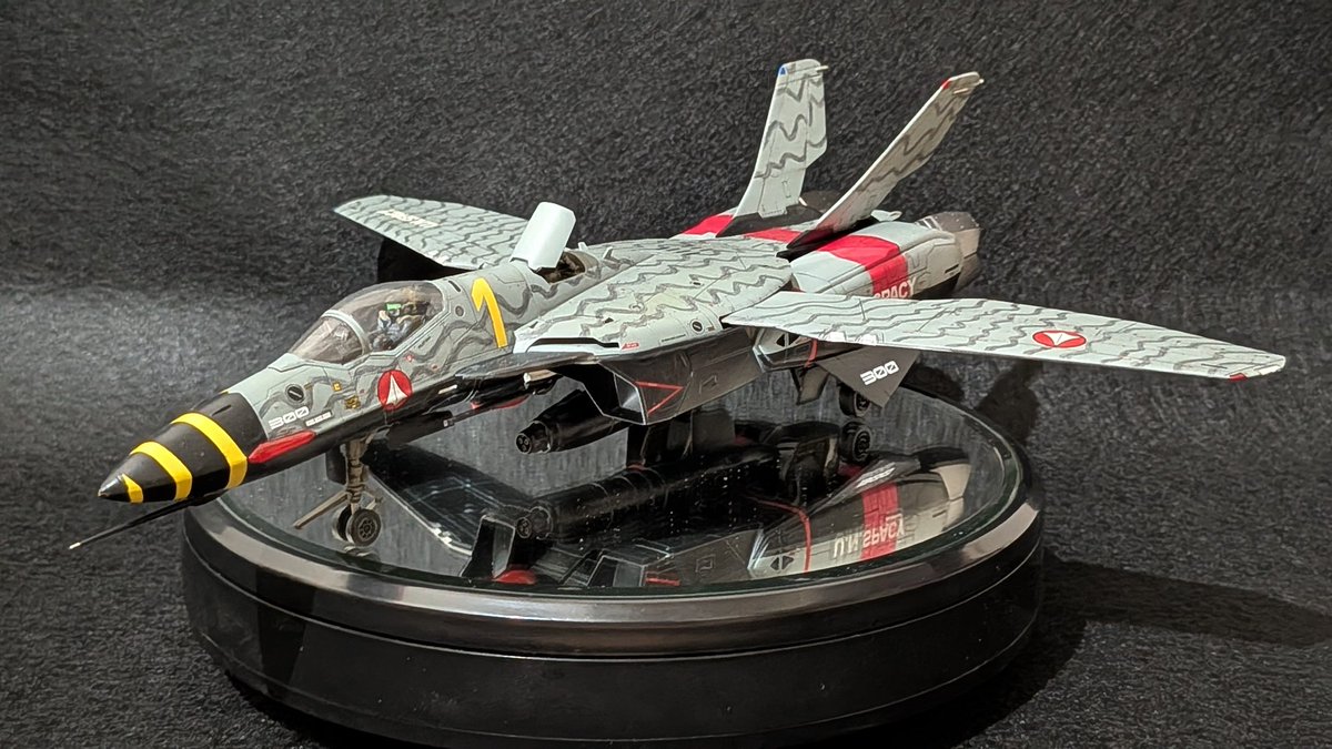 作品名：「JG300 Gelb1」 使用キット：ハセガワ 1/72 VF-1S
