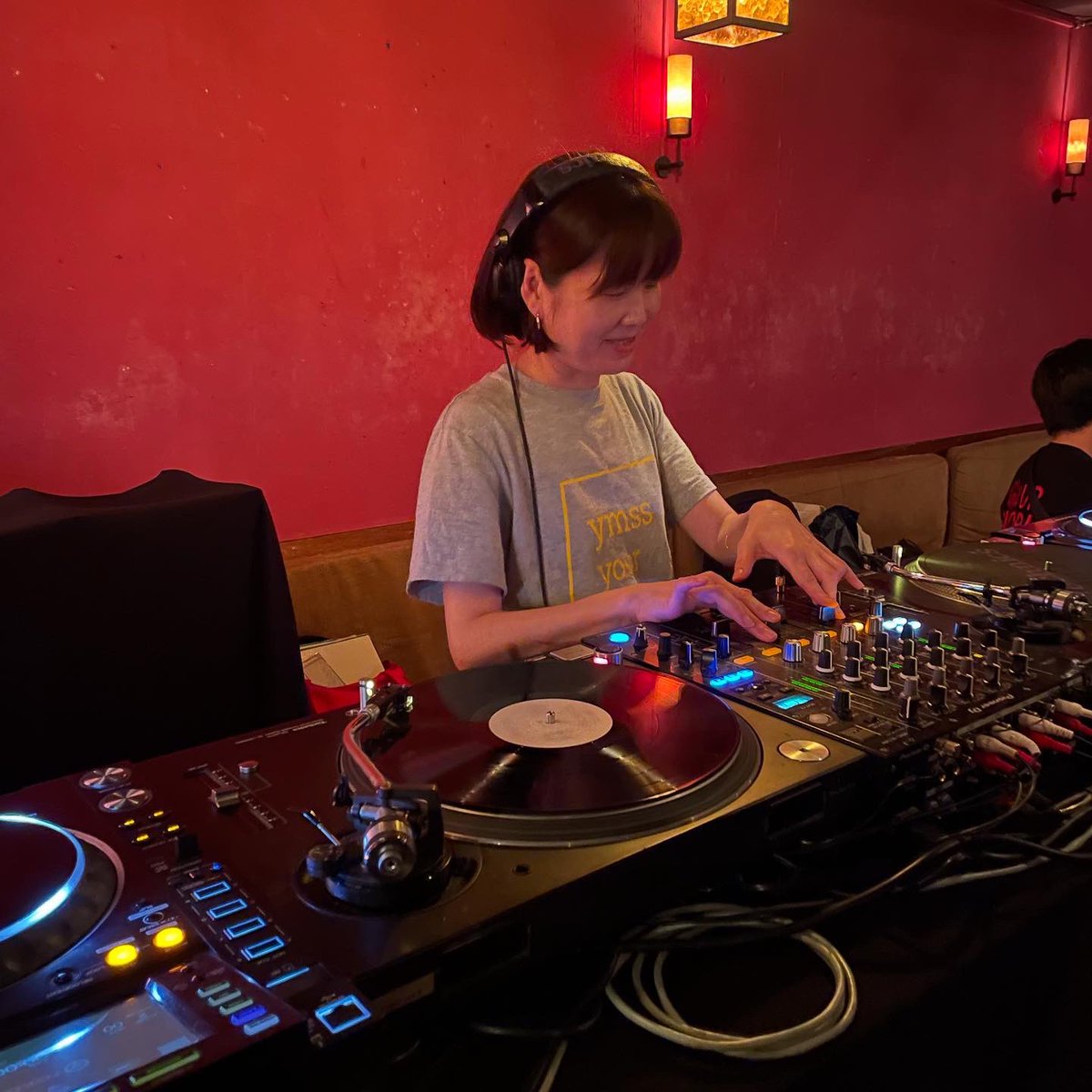 mlfst's tweet photo. ymssリリパへ。ymssはライブで観ると結構ポストパンクみも感じて良いな。対バンslumberlandも大久保さんのDJもとても良かった。 https://t.co/S72F4Lrf6o