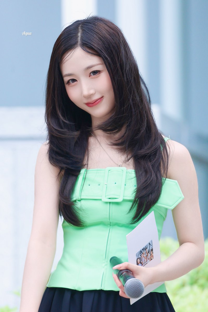 Aqua20220222's tweet photo. 260523 

#NMIXX #엔믹스 
#HAEWON #해원 https://t.co/CpwWqfBbkT