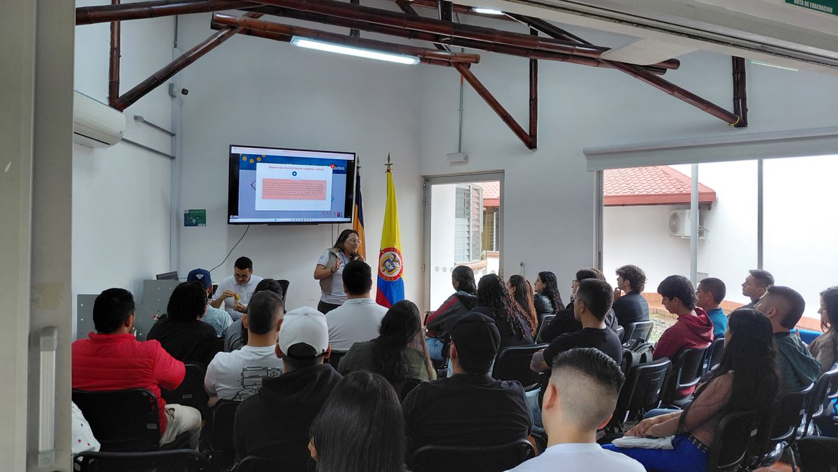 GestComZocc's tweet photo. @ElOIRdelaRegion @VSinep En el CIP Dosquebradas, el equipo VIDER presentó el SISSU a estudiantes de la UNAD del periodo 08-03, acercando sus herramientas desde el inicio de su vida universitaria.
#SISSUZonaOccidente #OIRZonaOccidente #VIDER_UNAD #TejiendoSolidaridadTerritorial #OIR_UNAD https://t.co/sfTbre4qlb