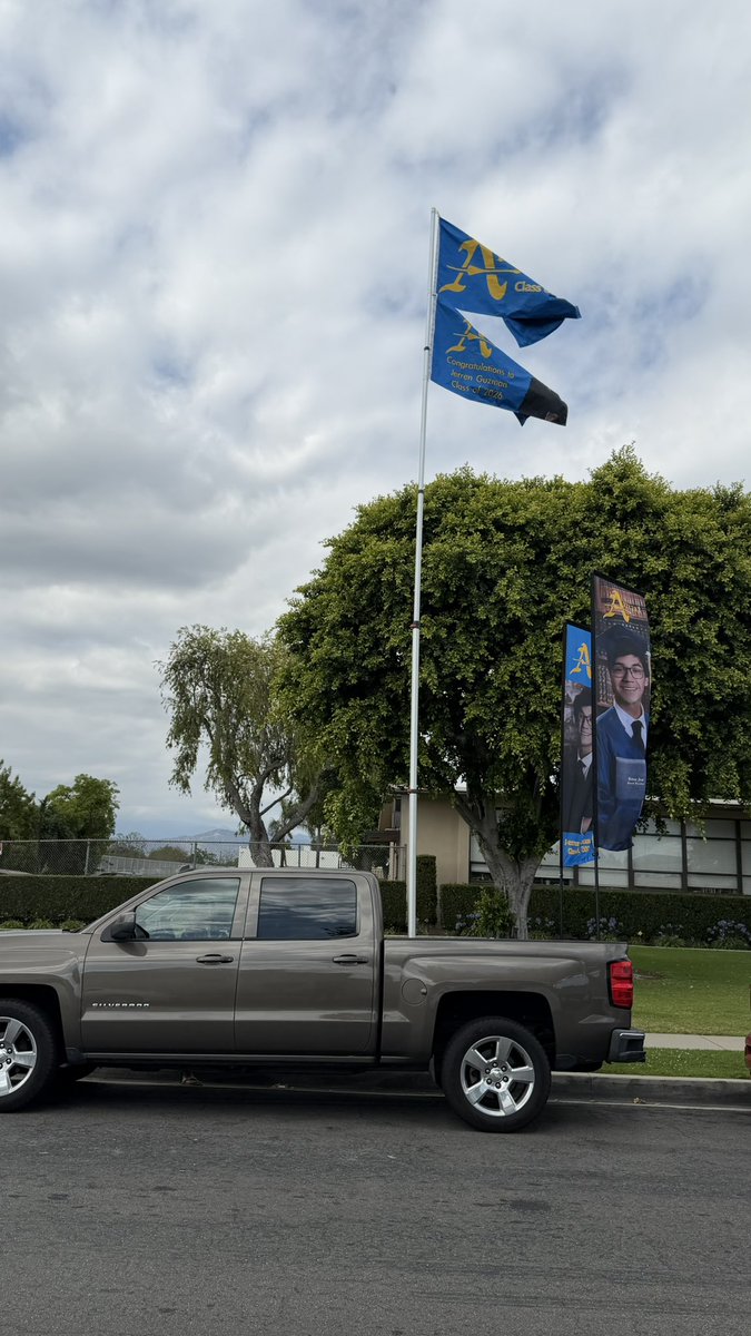 AC_Dude_Guzman's tweet photo. This boy loved the way his parents rolled up to his graduation ❤️
#BishopAmatHS
#2026Grad
#UCLAbound
#ThisBoy
#Ramily https://t.co/uOU1ixWMgv