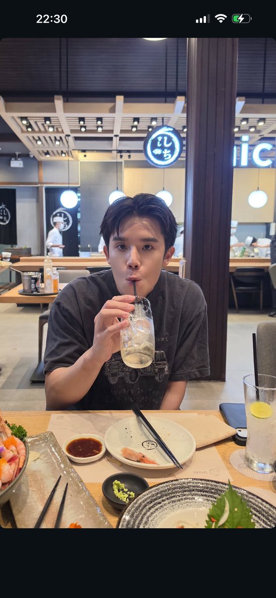 JMCheckin's tweet photo. อยากกิงอาหารญี่ปุ่ง เดะไปตามรอย🍱🍣
📌 Shichi Japanese Restaurant
ร้านมีหลายสาขา ✨ แต่ที่พี่จูและผองเพื่อนไป เป็นสาขาบางนา
👉🏻 หมู่ที่15 29,29/1 ทางคู่ขนาน ถนนบางนา-ตราด ตำบล บางแก้ว อำเภอบางพลี สมุทรปราการ 10540
https://t.co/8pGlaeJhOG
#Junniorrs #จูเนียร์ปณชัย #JMCheckin https://t.co/cTaiSgbtnK