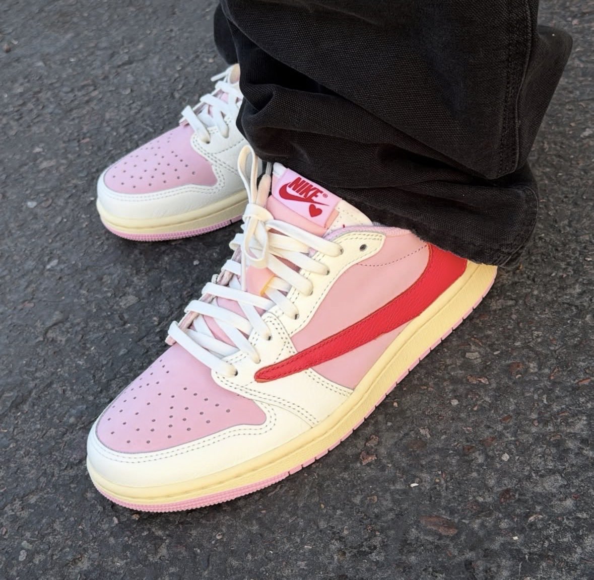 JustFreshKicks tweet media