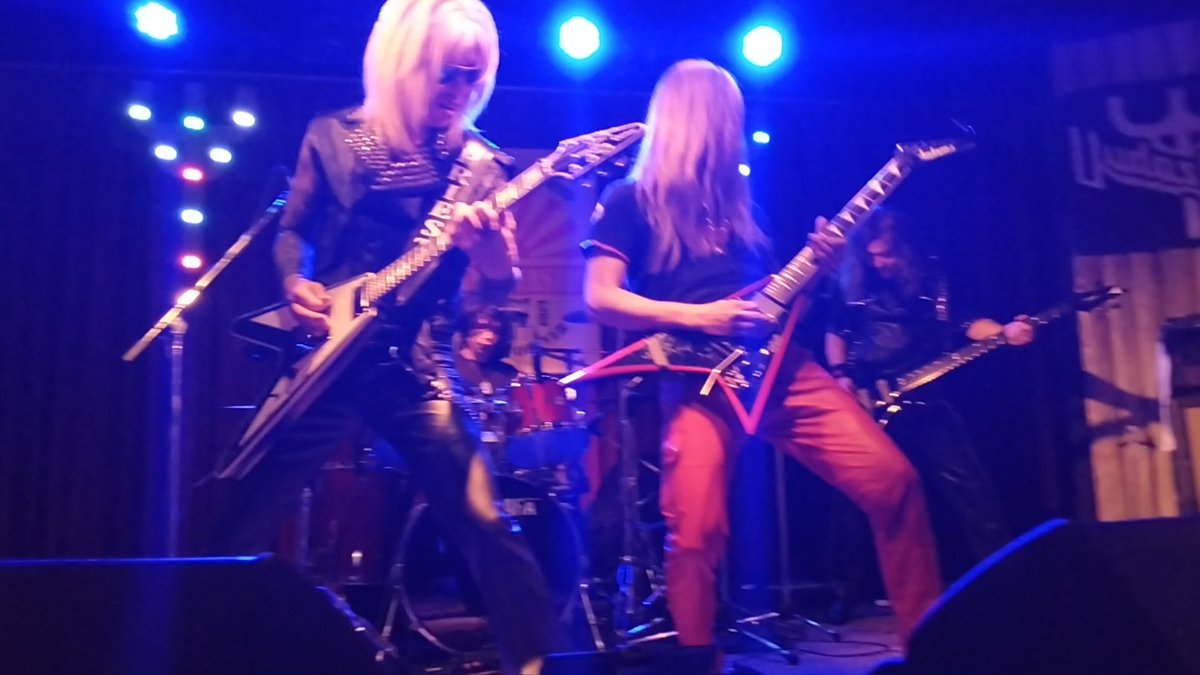 sunday_stranger's tweet photo. ウーダス・プリースト@松阪マクサ
流石のステージ🤘最高でした。
Electric eye 〜 Riding on the windの流れはいつ聴いてもシビレるね🤩🤘
#UudasPriest https://t.co/aUmARBhviV