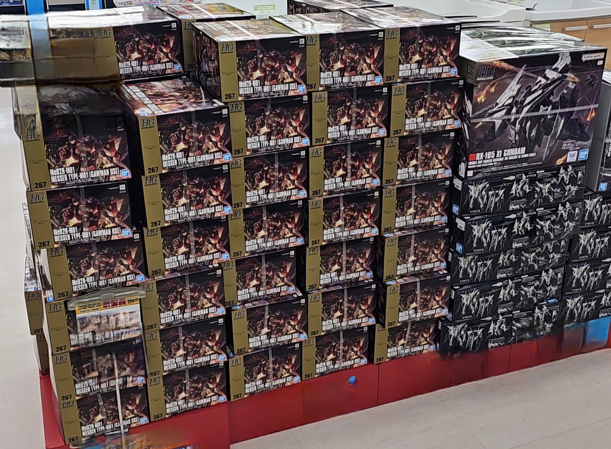 K22751378's tweet photo. #ガイアノーツ
#ガンプラ
#まちぼうけ
とある行きつけの量販店から
2～3日でポイント無くなるから早く使え
と通知が来たので凸
20:30現在で新作が大量在庫😆
塗料だけ買ってガチャ回して帰ってきました💨
いつの時代も直ぐにコンプは出来ない
仕組みなんですね～😜
ﾀﾞｶﾗｶﾞﾁｬﾅﾉｶ…(/--)/ https://t.co/WFE8hsuJoy