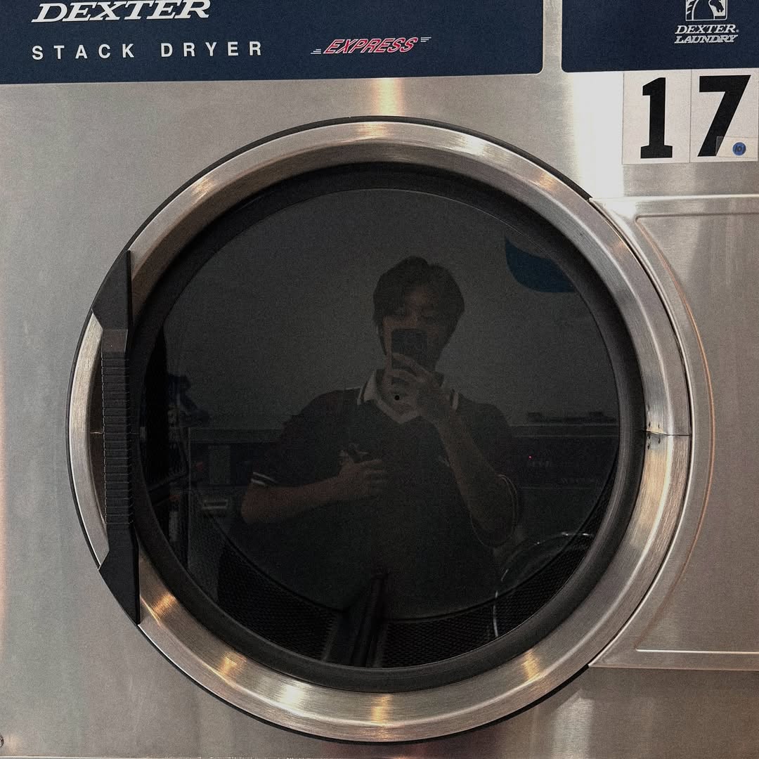 doomedomens's tweet photo. Washing away the week's mess. https://t.co/ChdOs4uiLV