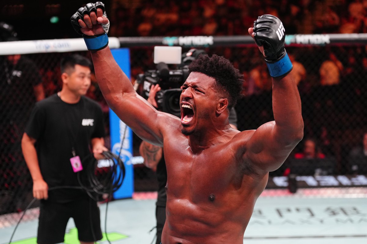 UFC_Asia's tweet photo. Talk about a STUNNER! 🤯

How about that jaw-dropping finish from @AlonzoMenifield his co-main affair in #UFCMacau!

[ @GalaxyMacau | #GalaxyMacau | #GalaxyArena ] https://t.co/JHLO5Vc1lY