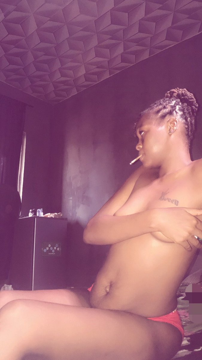 kween_love7's tweet photo. Stoner babes are sexy 💕💨🍃😌 https://t.co/UT2IYUPhbN
