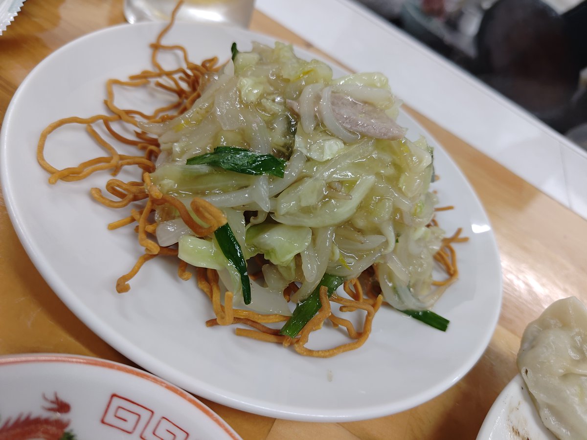 45Bears's tweet photo. ご購入したPOCOを大須の買取店に売っぱらってきた。三万円の赤字だが勉強代として飲み込む。
日中忙しくて食事が取れなかったのでそのまま大須の百老亭で餃子。浜松に行けなかったからね…。
しかしどうにも収まりが悪く、結局二軒目にはしごしてようやく落ち着く。 https://t.co/0OpmYARZBN