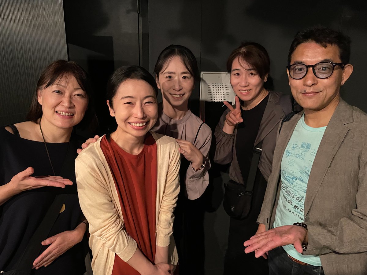 ishirock1968's tweet photo. 夜想会メンバーおかのさやか出演の「ライフイズ・・・」（道プロデュース）をスタジオ面影橋にて観劇しました。なかなか深刻になりそうなテーマをとても喜劇性あふれる脚本＆演出で楽しみながら考えさせられた作品でした。懐かしいメンバーとも再会できて嬉しかったです。明日31日（日）まで！ https://t.co/cBiQlLUg06